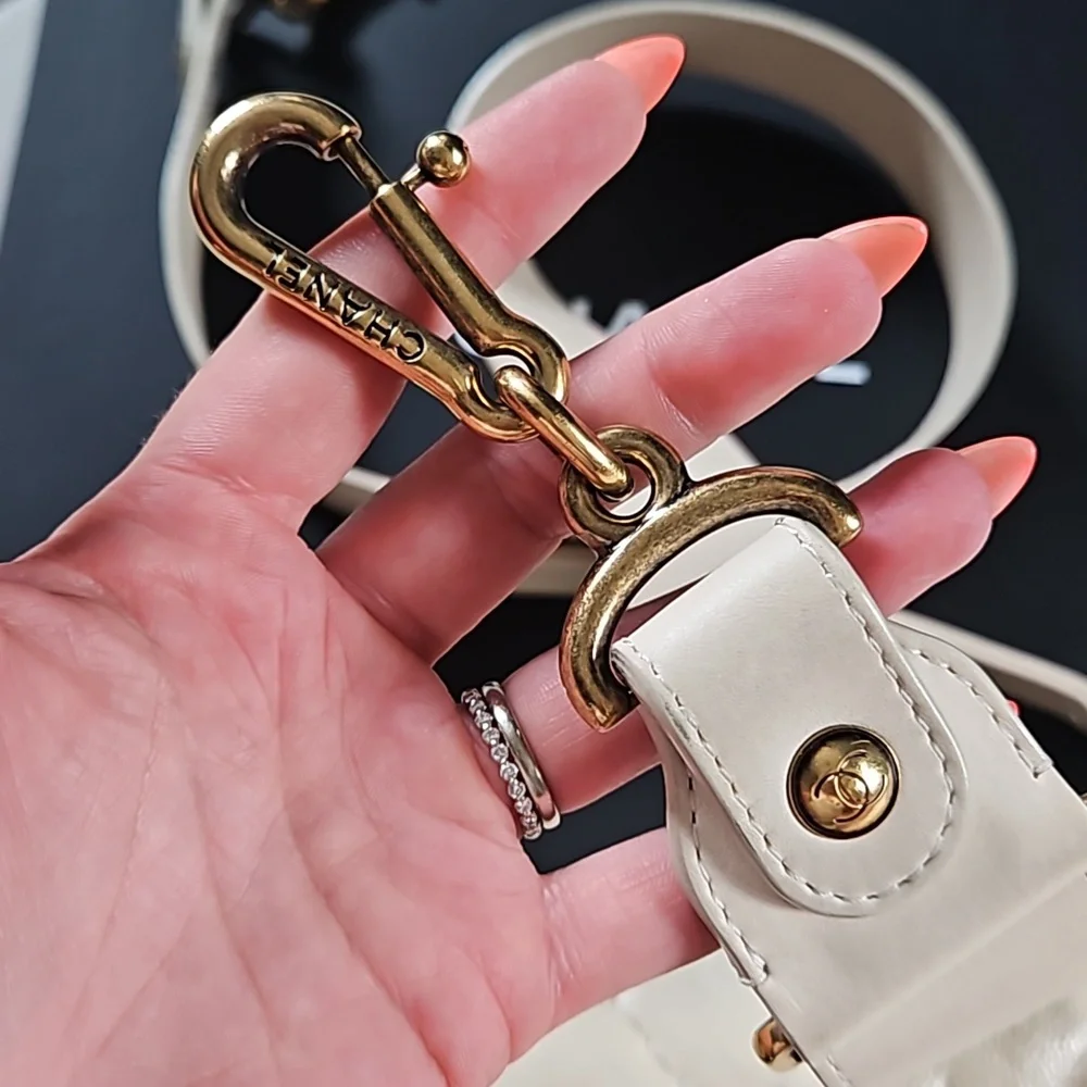 CHANEL 14S Flap Bag Crossbody Cream Leather Gold Chain CC Logo w/Box + Card - Picture 2 of 16